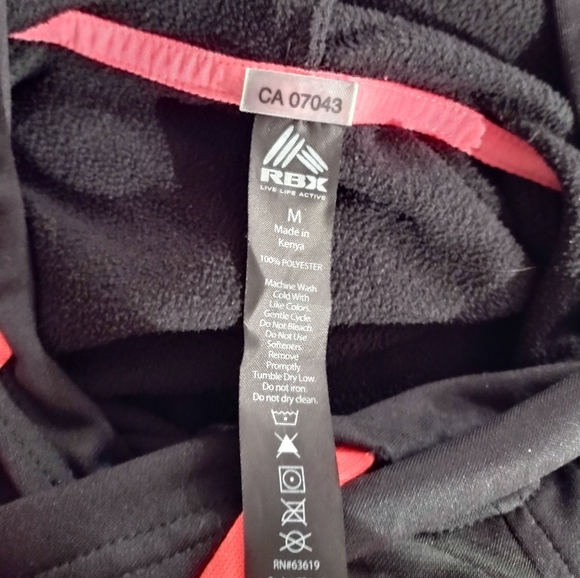 A black medium hoodie. RBX - Picture 3 of 3